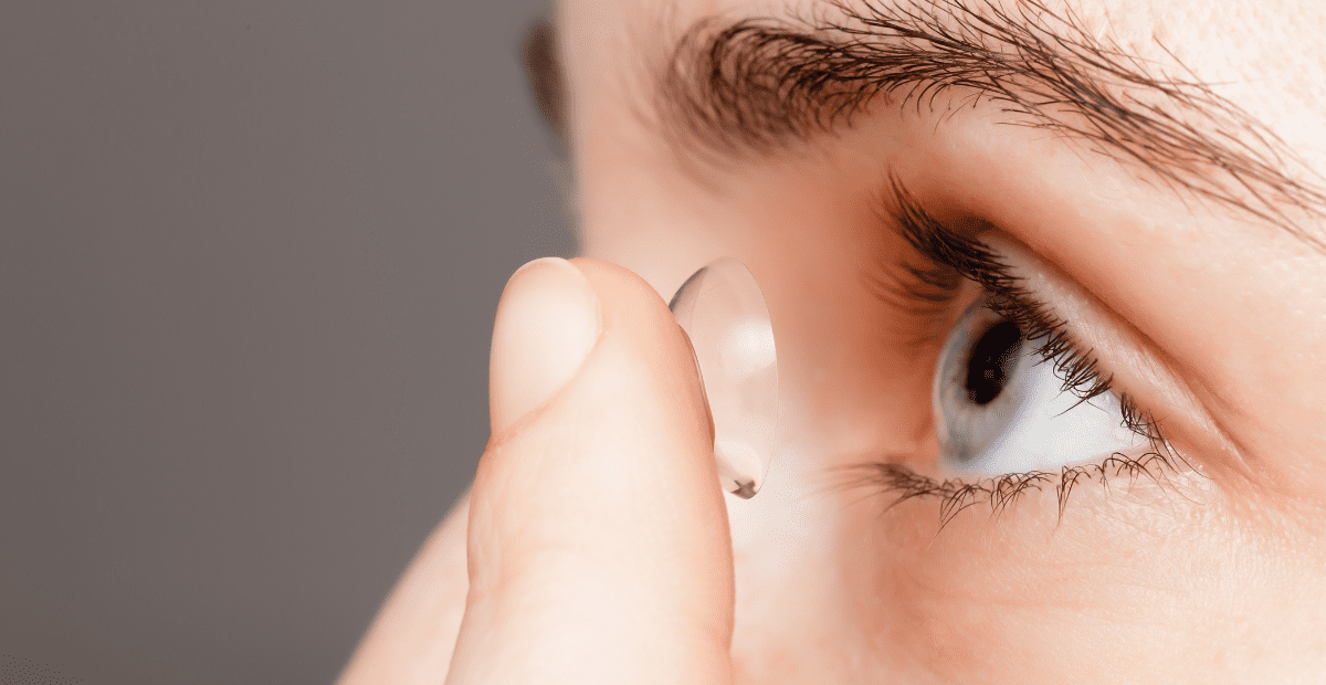 The Complete Guide to Contact Lenses: Types, Uses, and Essential Eye Care Tips